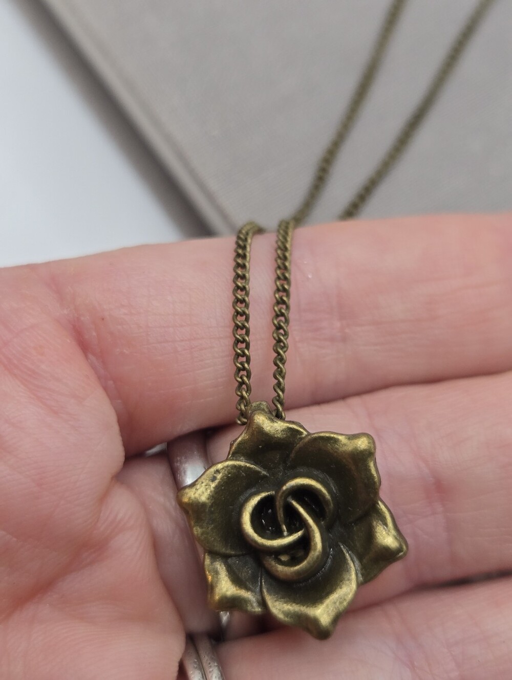 Tiny Rose Flower Charm Necklace Antiqued Gold Brassy Tone Y2k McBling 20" - Picture 3 of 5